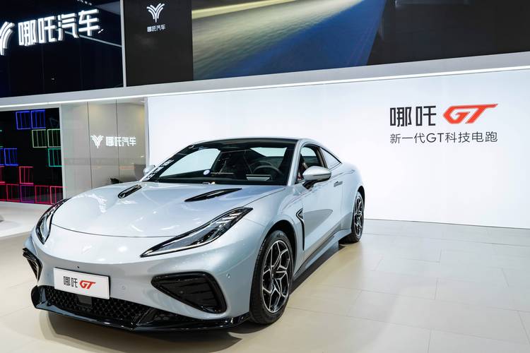 惠州博罗县迪欧宝企业管理咨询哪吒汽车在智能汽车领域的表现，领途汽车在新能源汽车市场中的影响力